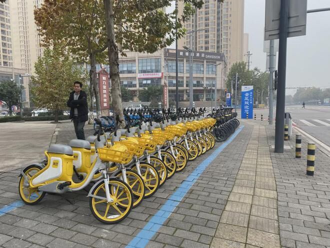 逆行、亂停、違反交通信號(hào)燈……騎共享單車(chē)這些行為將面臨處罰！